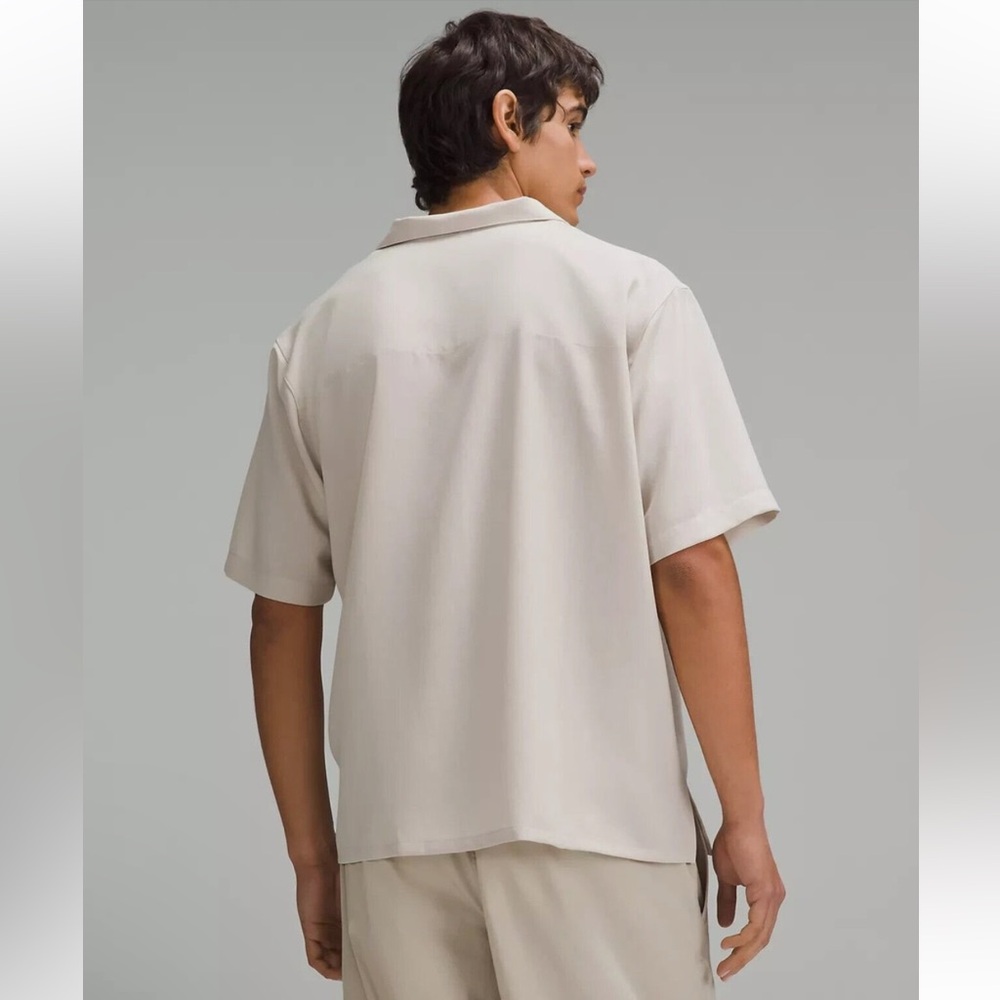 Lululemon Men•Lightweight Camp Collar Button-Up Shirt Pocket•Tan•LIKE NEW•Sz Med - Picture 4 of 15